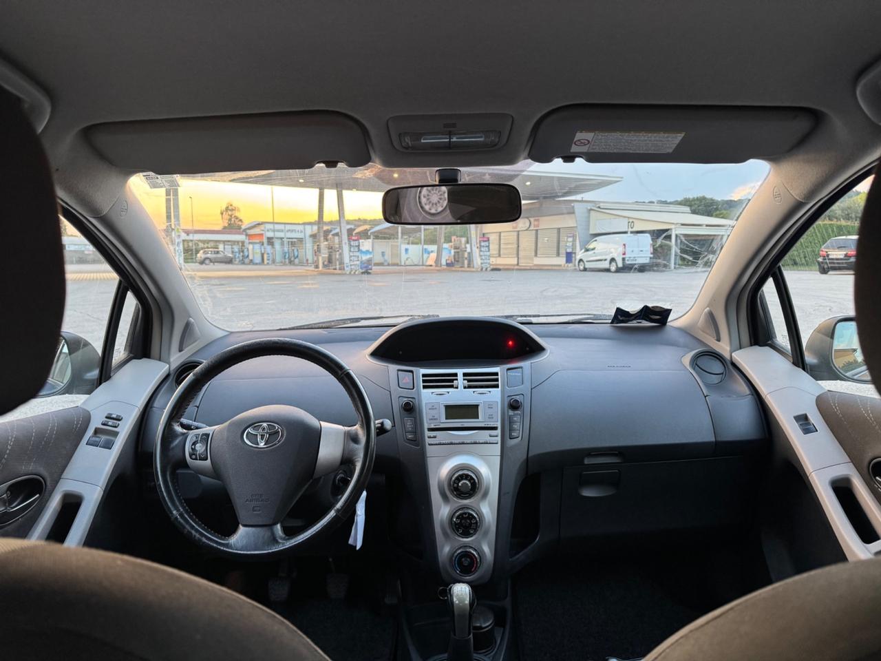 Toyota Yaris 1.0 5 porte Sol