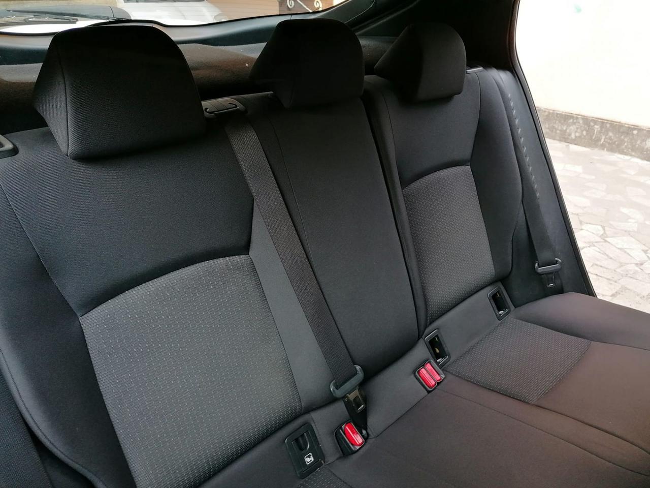 Toyota C-HR 1.8 Hybrid E-CVT Business