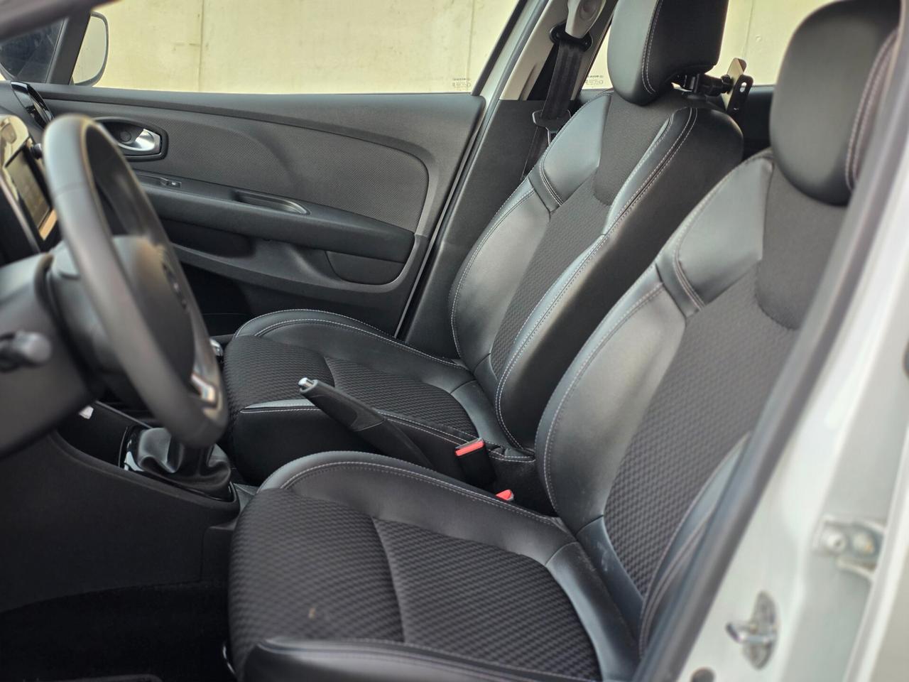 Renault Clio dCi 8V 90 CV 5 porte Moschino Intens