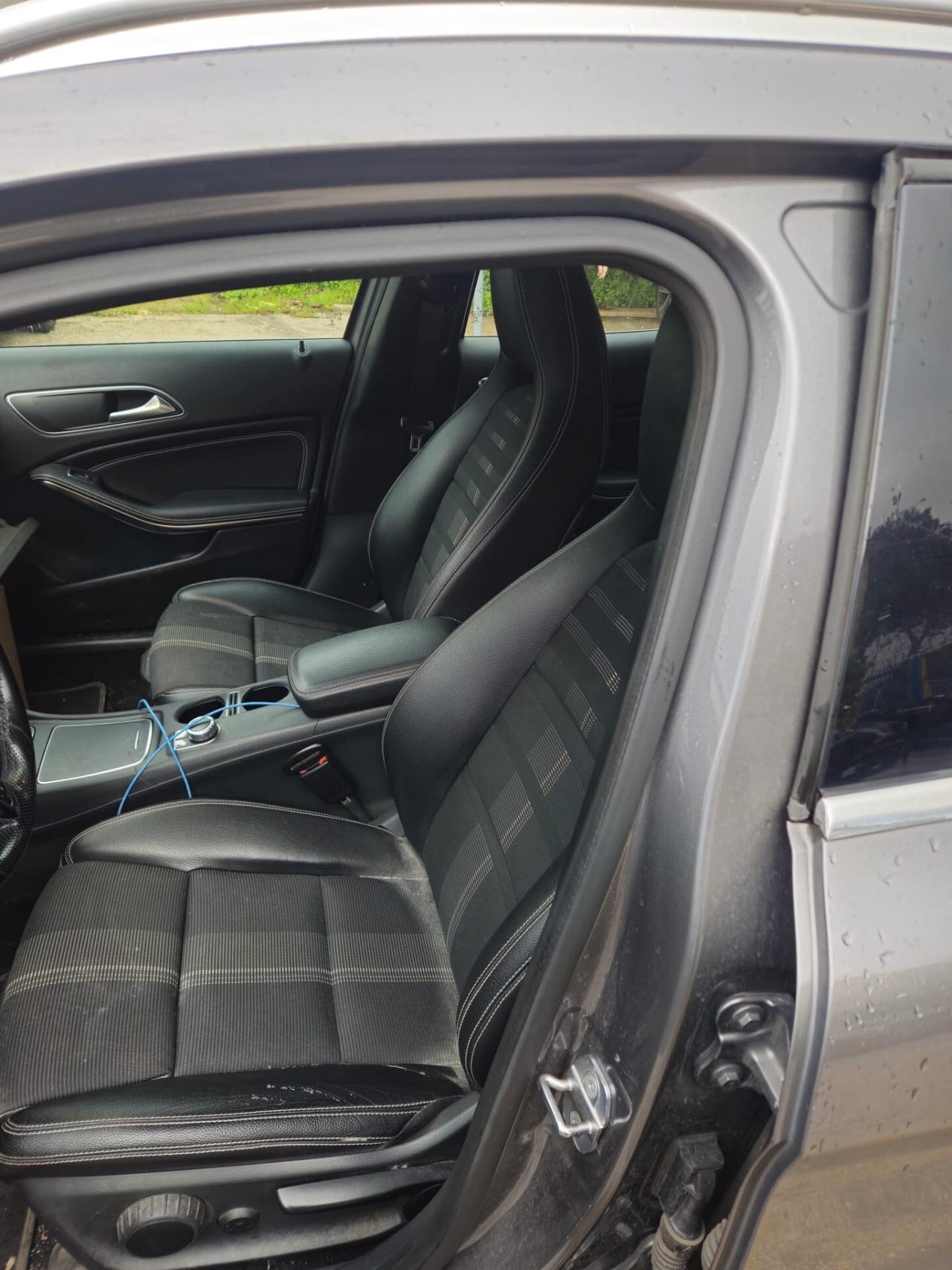 Mercedes-benz GLA 200 d Automatic Premium
