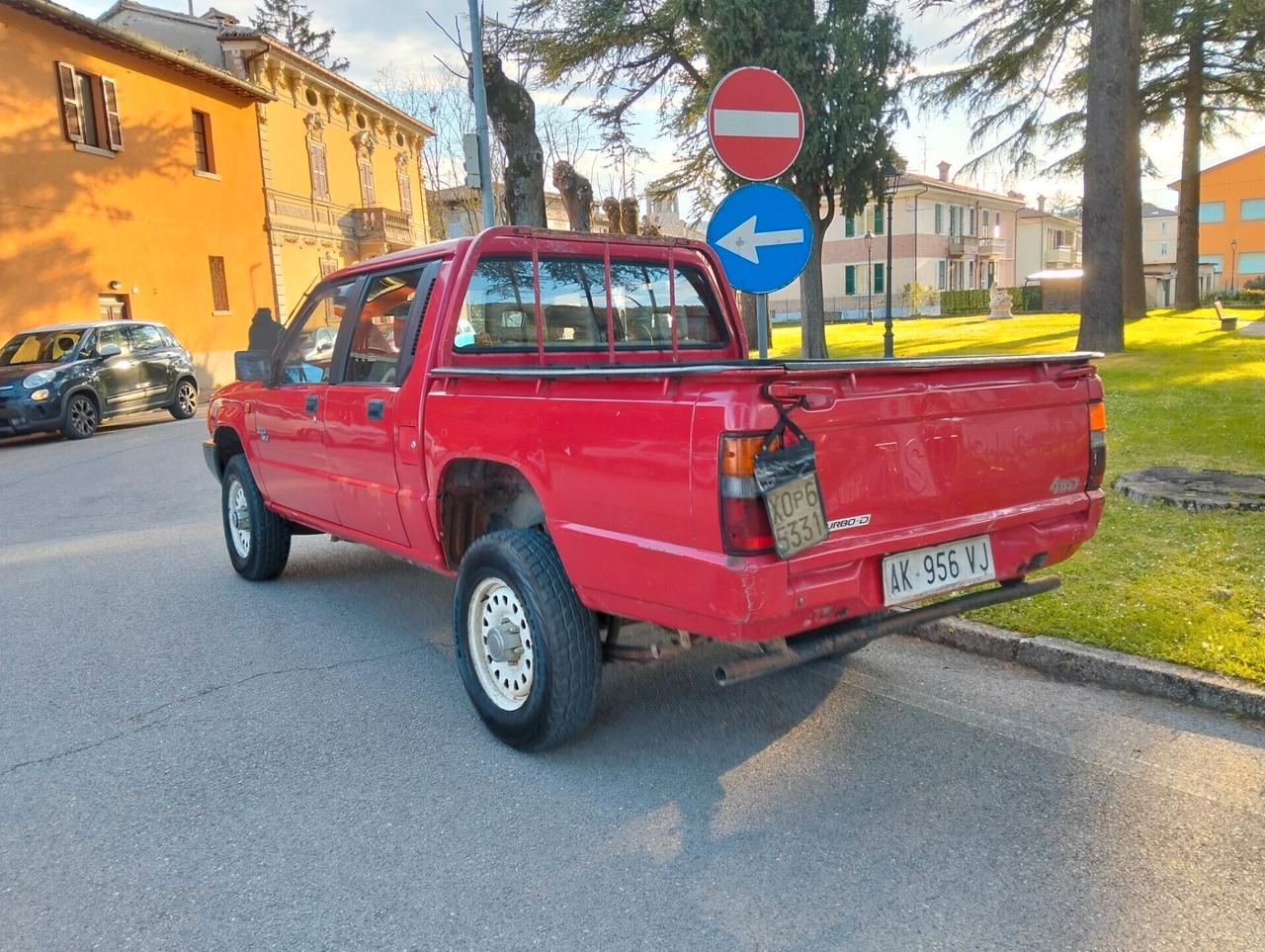 Mitsubishi L200 Uso promiscuo