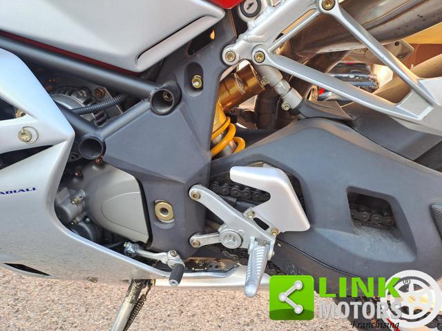 MV AGUSTA F4 1000 .
