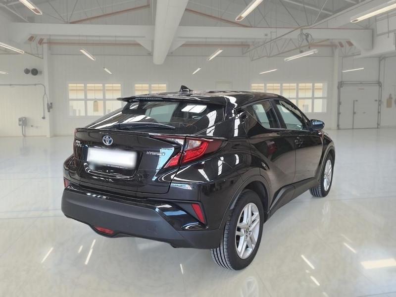TOYOTA C-HR 1.8H 98CV E-CVT Business