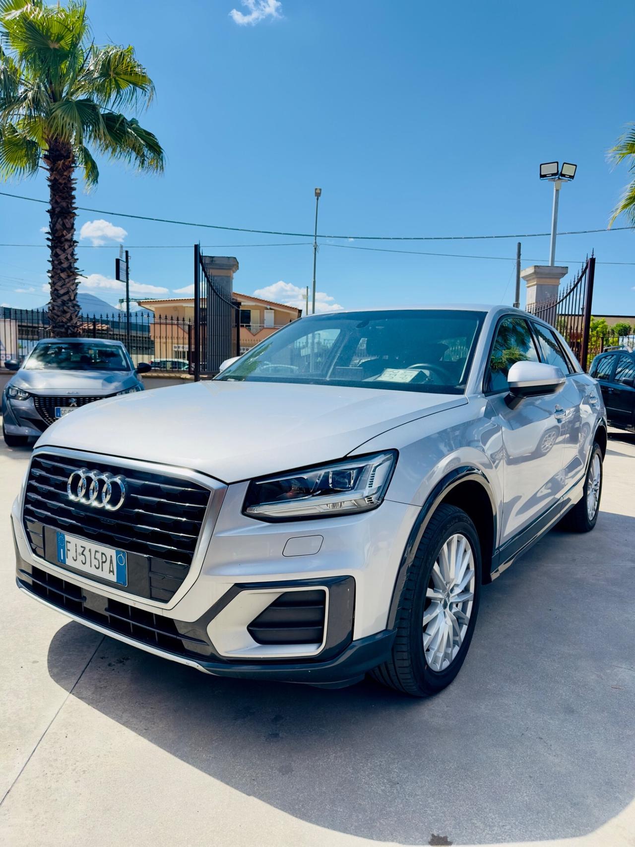 Audi Q2 30 TDI Business Design