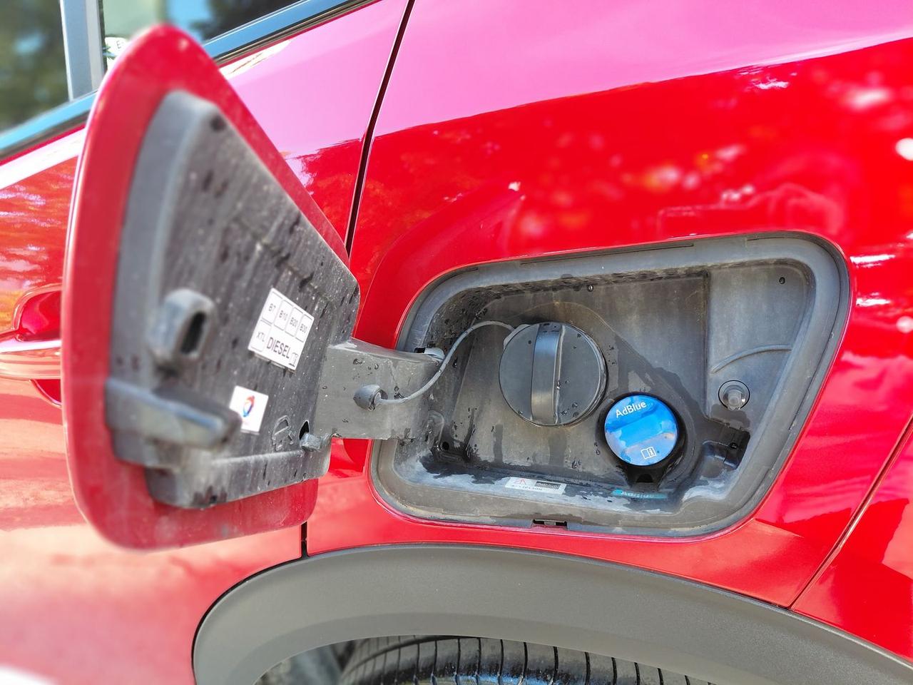 Peugeot 2008 GT Pack 1.5 Blue HDI 130 #6664