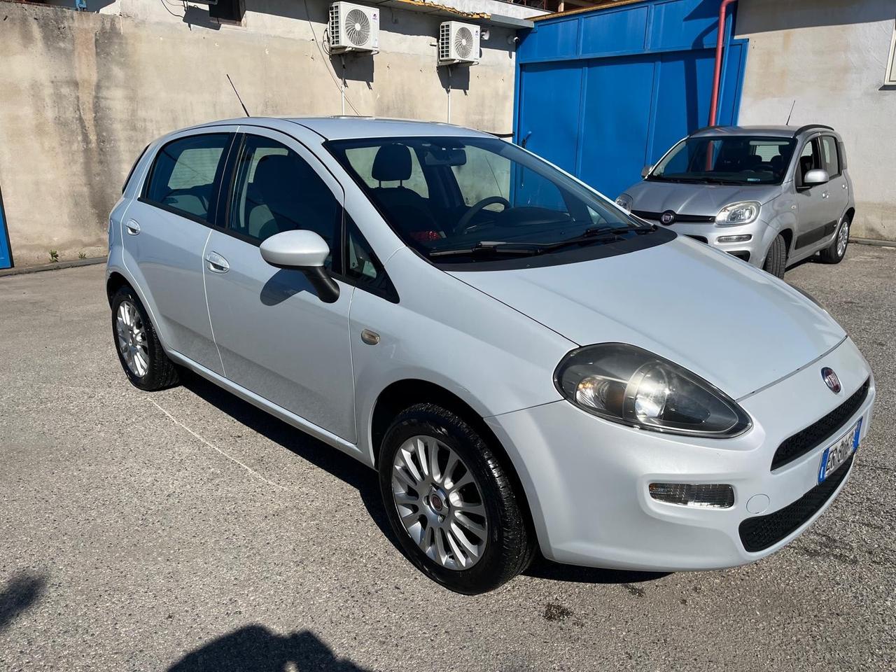 Fiat Grande Punto g.punto-5P-1.4 metano-8v-full-2013