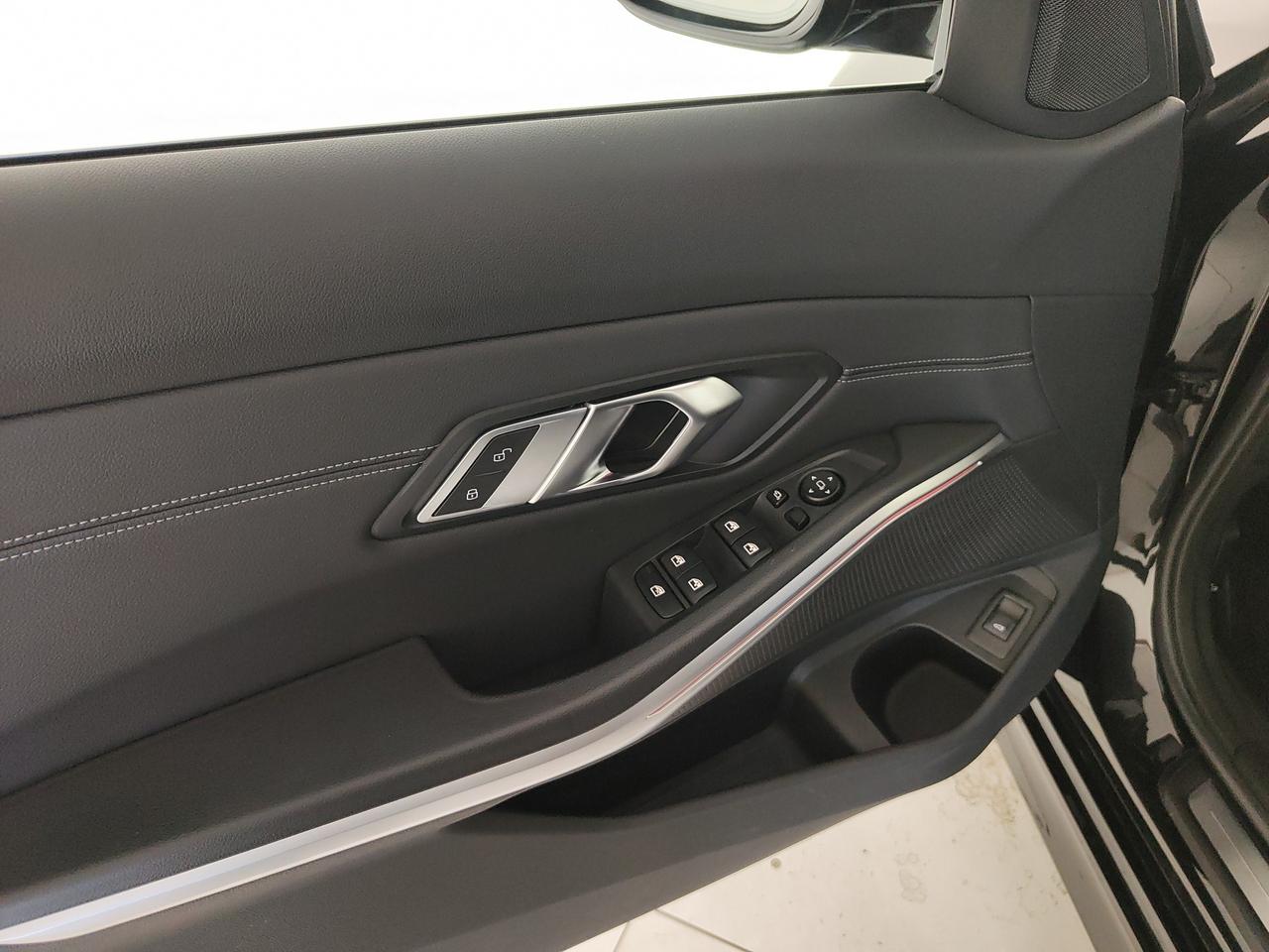 BMW Serie 3 G21 2022 Touring - 330d Touring mhev 48V xdrive auto
