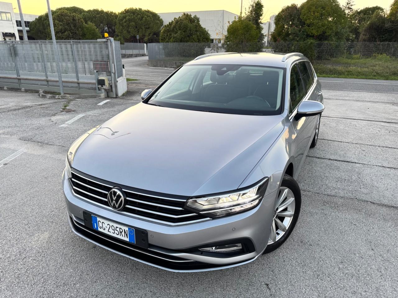 VOLKSWAGEN PASSAT Variant 2.0 Tdi Evo-Led Carplay 17