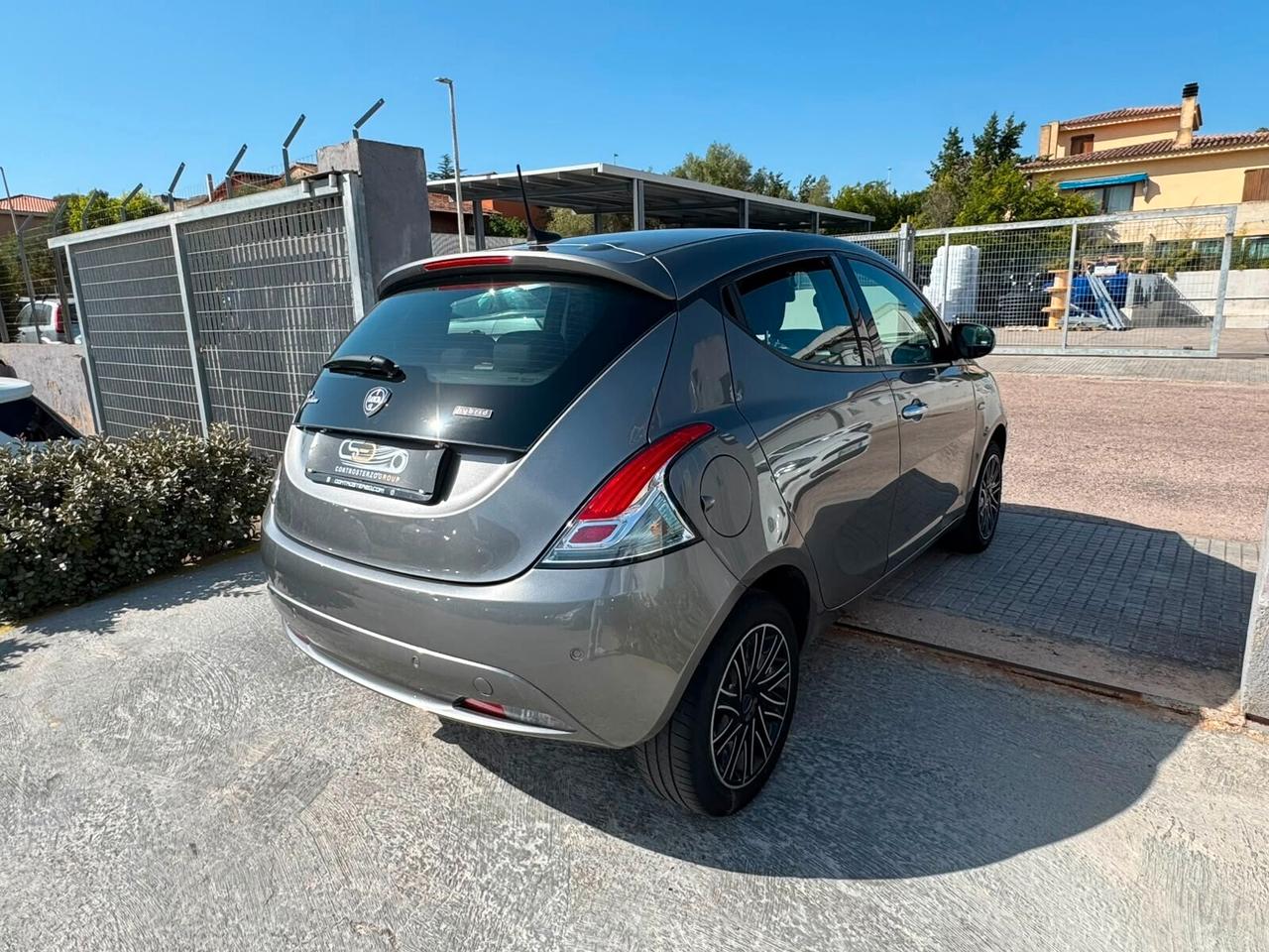 LANCIA YPSILON - NEOPATENTATI -PREZZO VERO