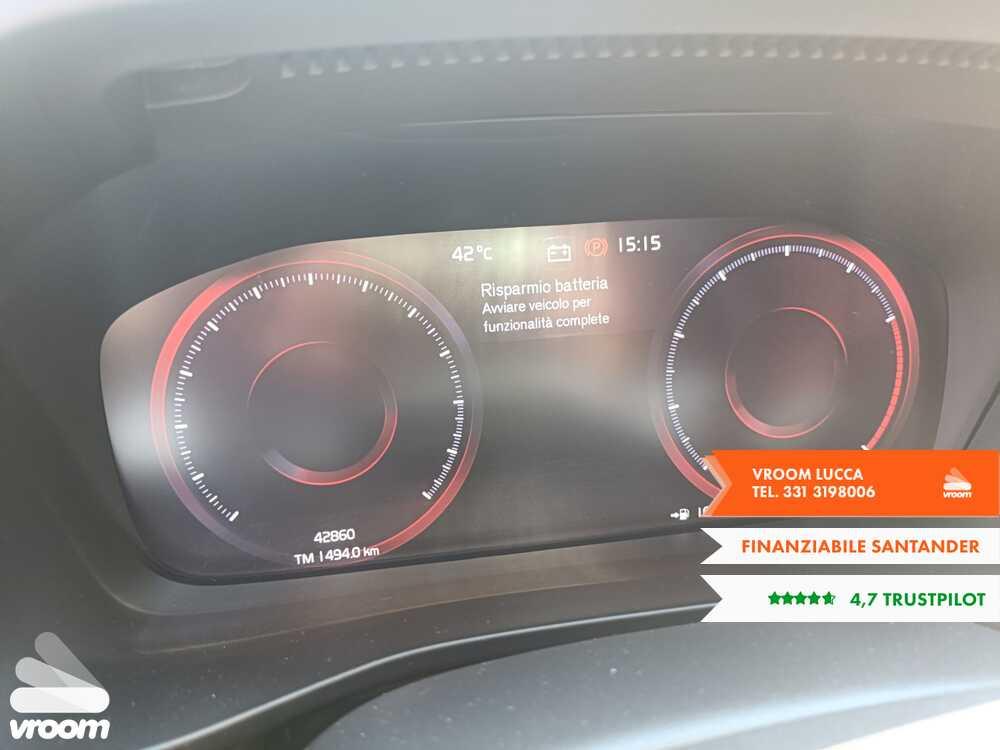VOLVO XC40 (2017-->) XC40 T3 Momentum