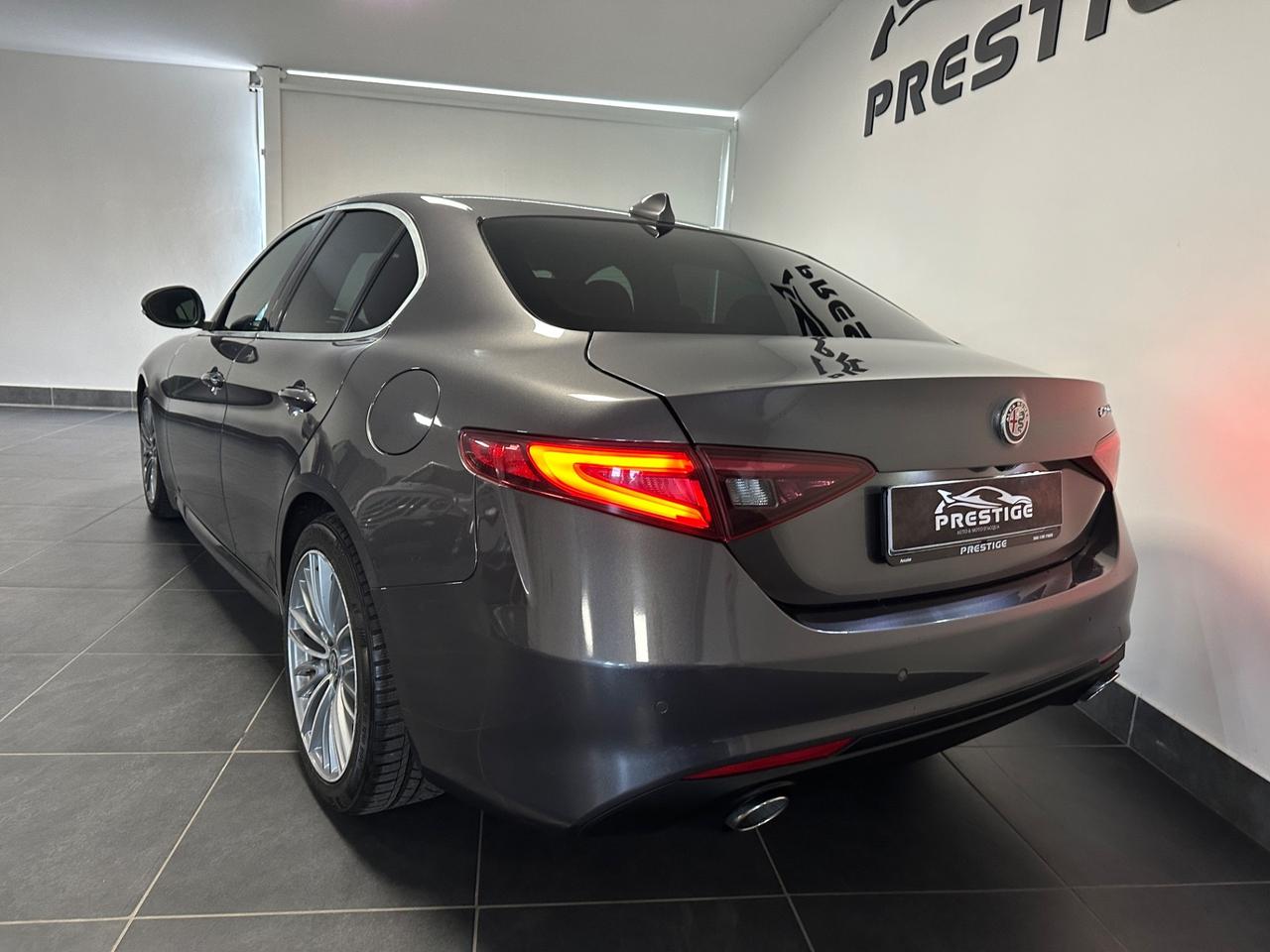 ALFA ROMEO GIULIA 2.2 T PELLE MARRONE 180CV UNIPRO
