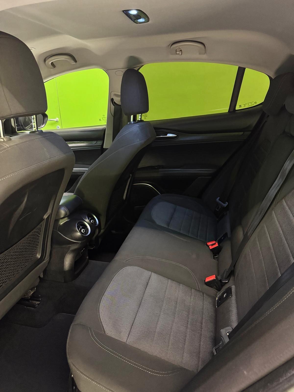 Alfa Romeo Stelvio 2.2 Turbodiesel 180 CV AT8 RWD Executive