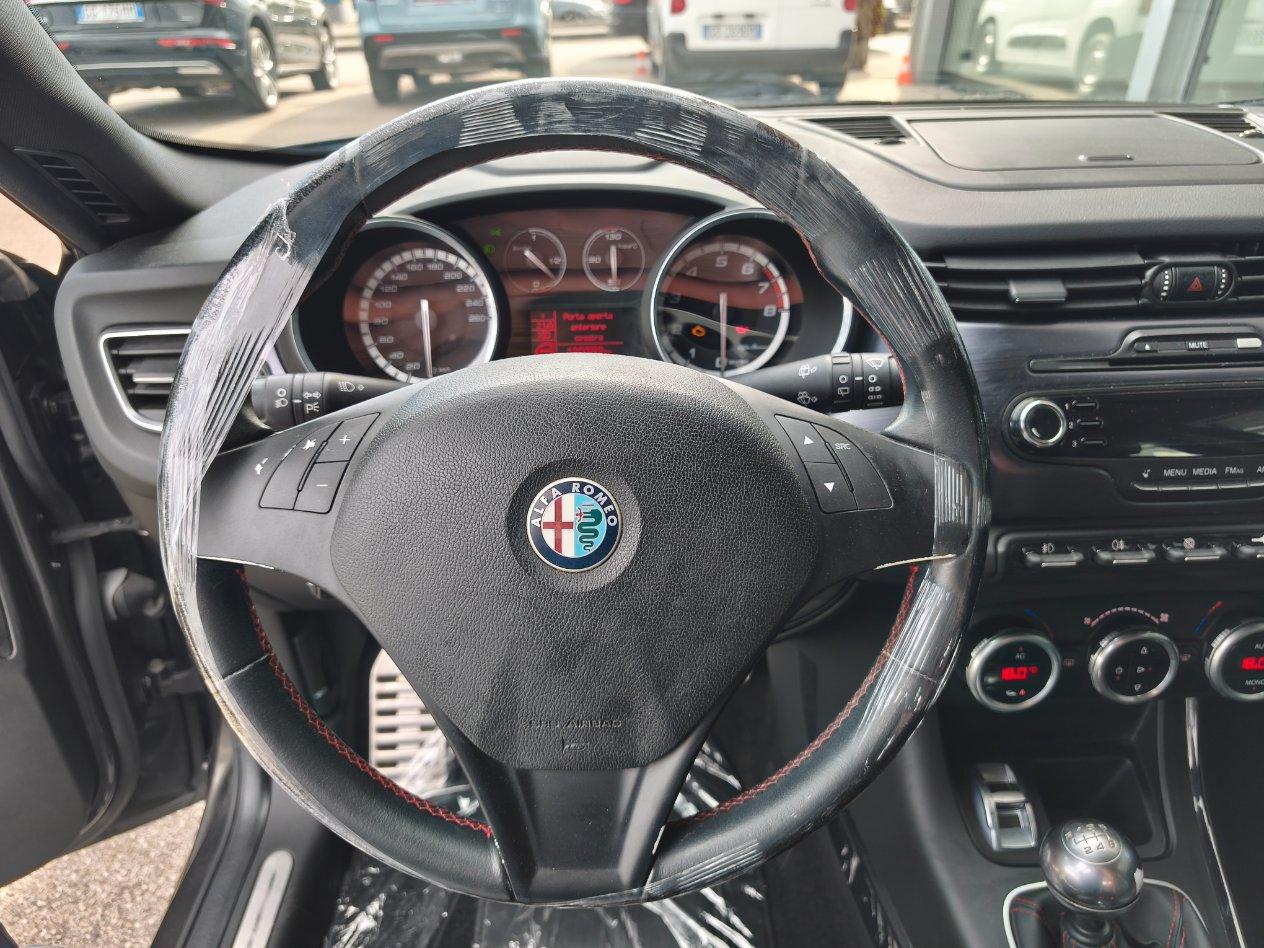 Alfa Romeo Giulietta 1.4 t. Distinctive 120cv OK NEOPATENTATI