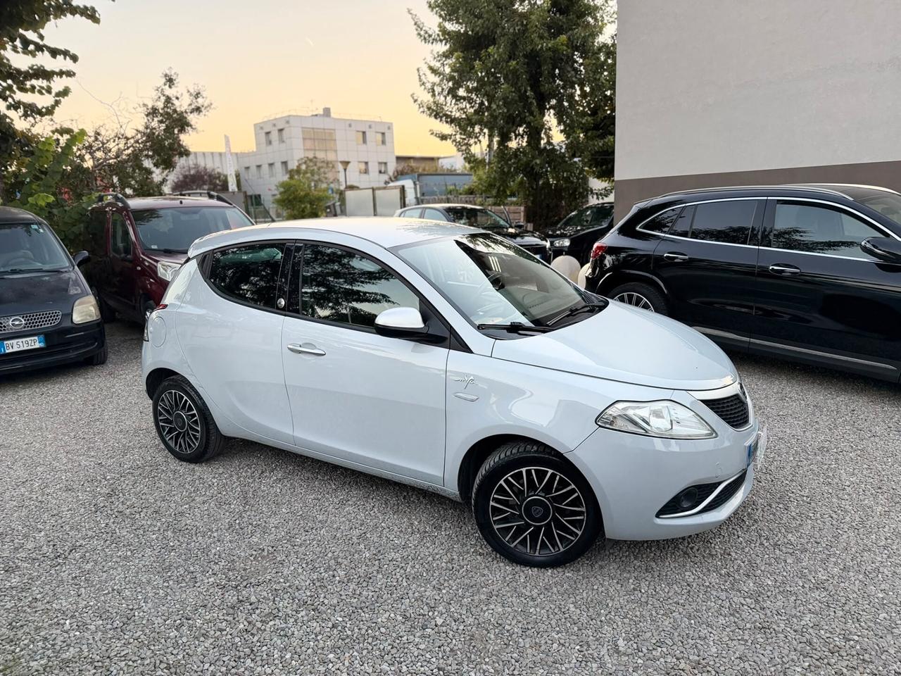 Lancia Ypsilon 1.2 69 CV 5 porte GPL Ecochic Gold