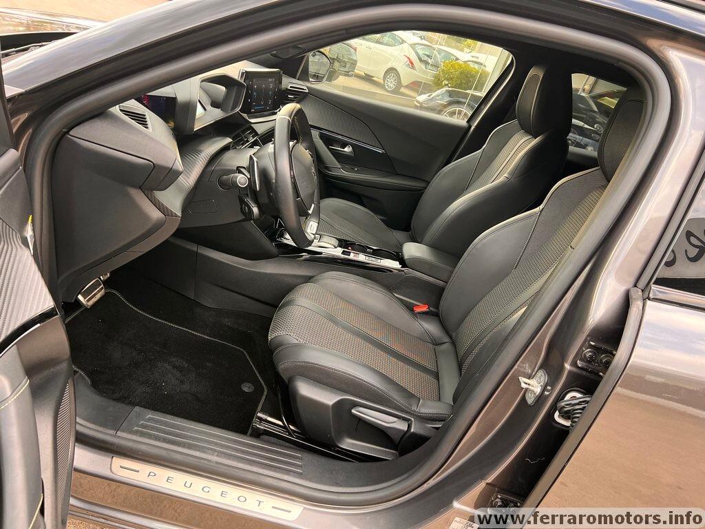 Peugeot 2008 BlueHDi 130 S&S EAT8 GT a 239 euro al mese