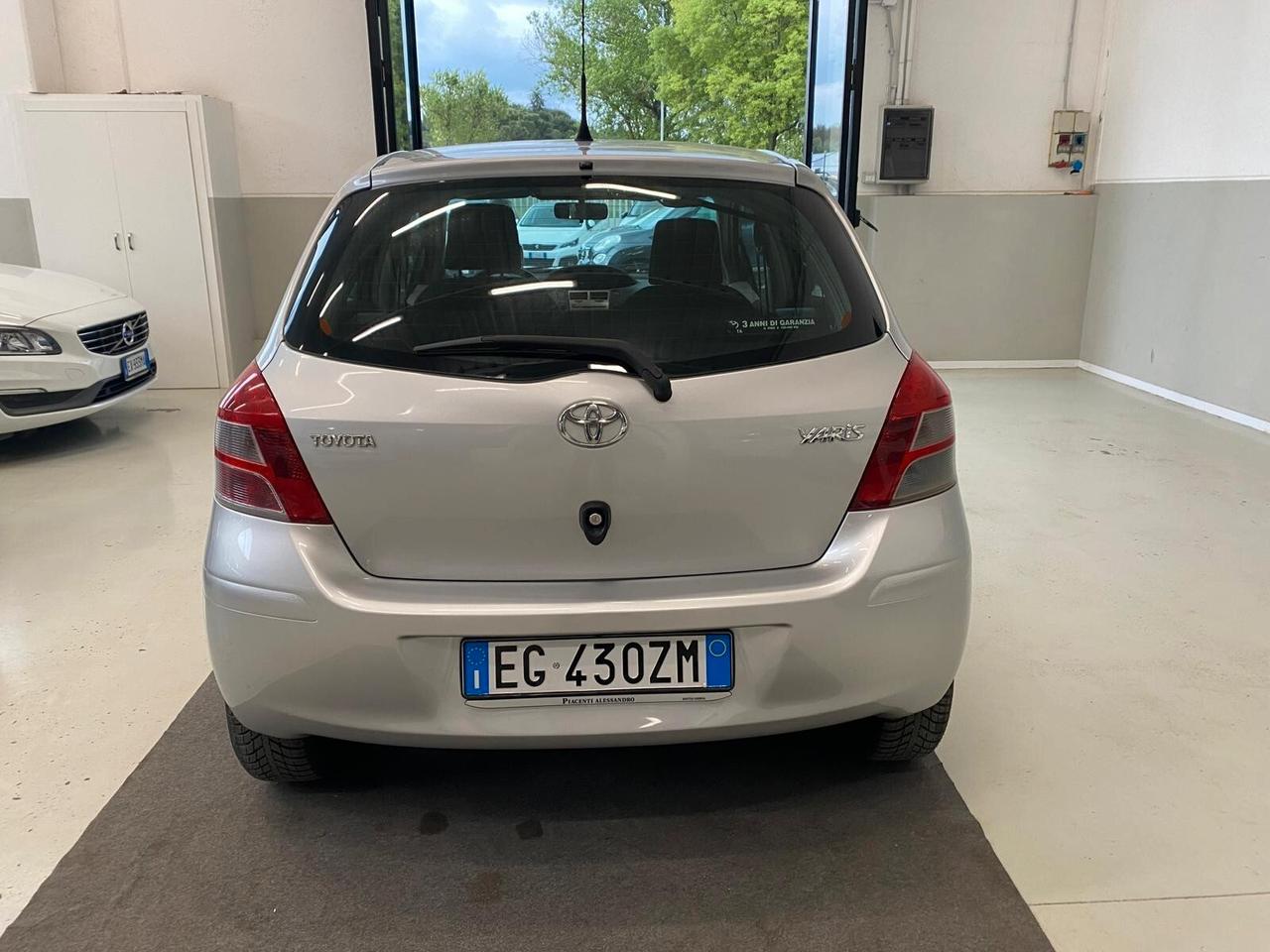 Toyota Yaris 1.0 5 porte Sol