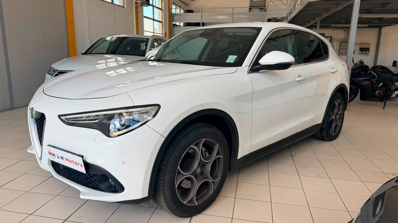 Alfa Romeo Stelvio 2.2 Turbodiesel 210 CV AT8 Q4 Executive