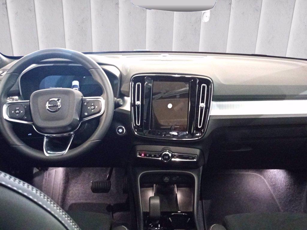 VOLVO XC40 2.0 b3 Ultra Black Edition auto del 2025