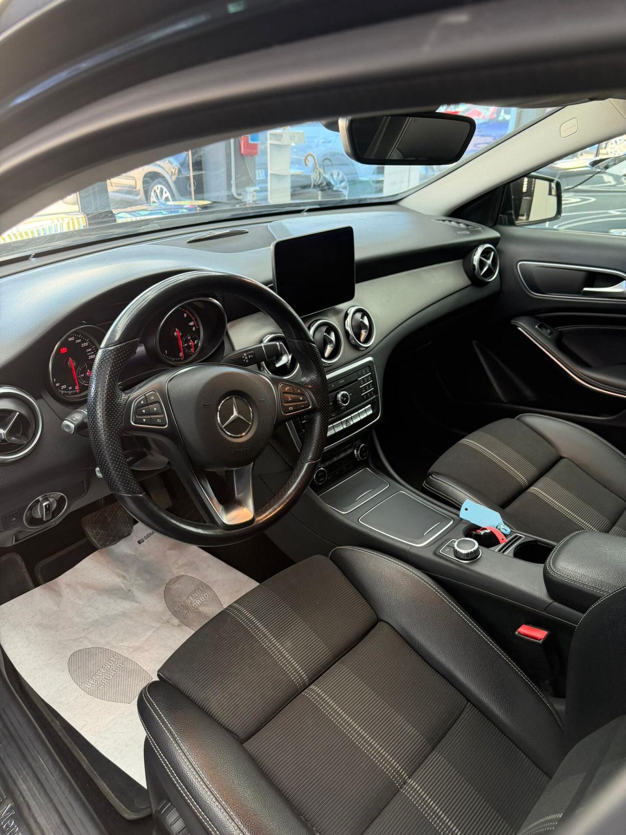 Mercedes-benz GLA 200 d Automatic Sport