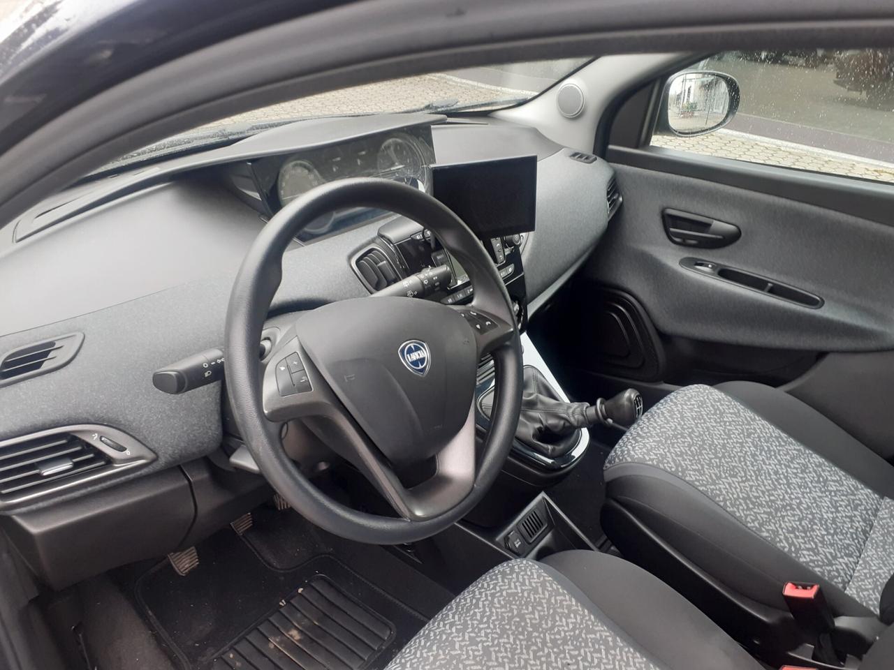 Lancia Ypsilon 1.0 FireFly 5 porte S&S Hybrid Ecochic Gold