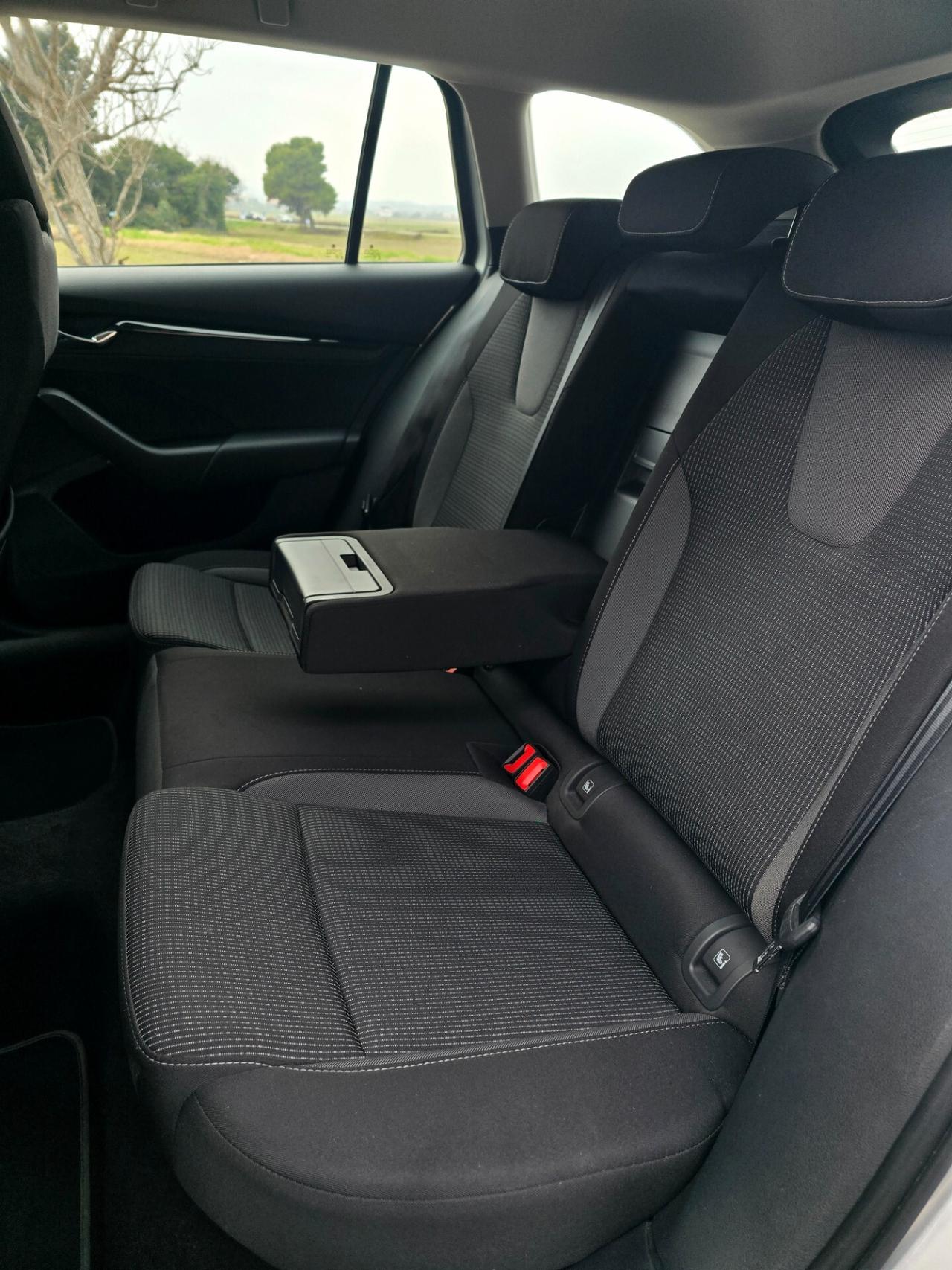 Skoda Octavia 2.0 TDI 116 CV DSG Wagon Executive