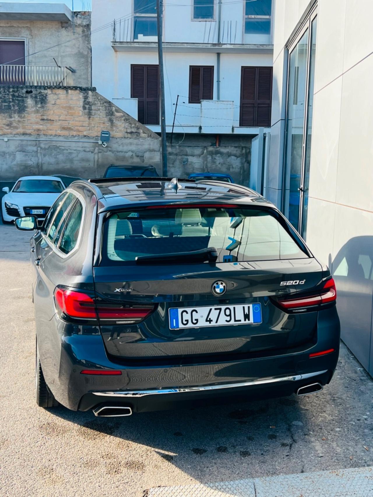 Bmw 520d xDrive Touring Luxury - possibilità noleggio no scoring