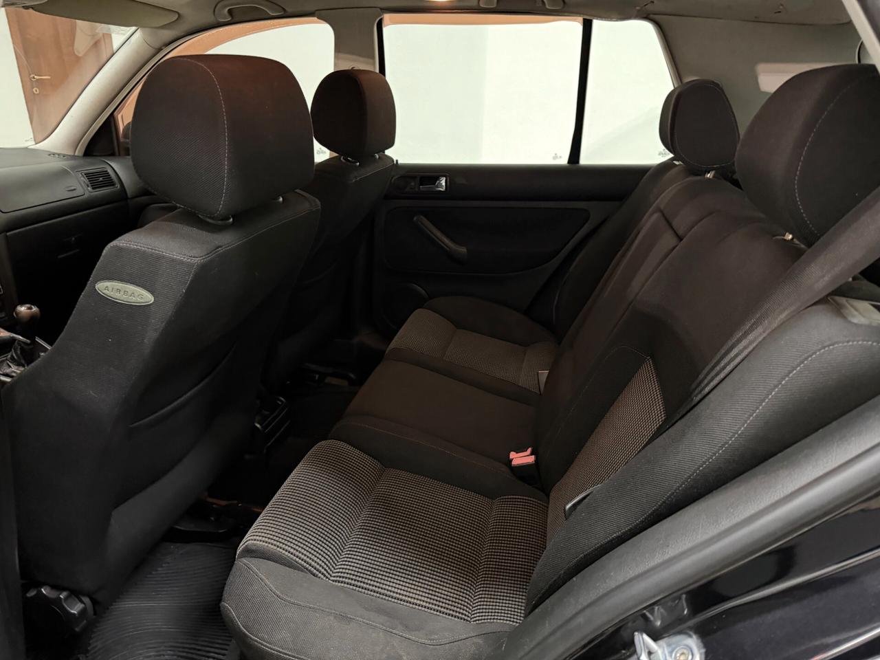 Volkswagen Golf 1.6 16V cat 5 porte Highline NEOPATENTATI