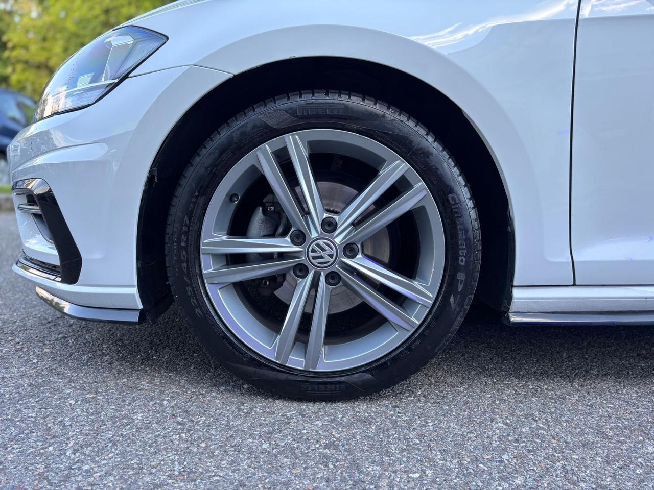 Volkswagen Golf 1.5 TSI R-LINE DSG 5p. Sport BlueMotion Technology