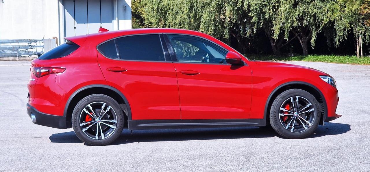 Alfa Romeo Stelvio 2.2 Turbodiesel 160 CV AT8 RWD