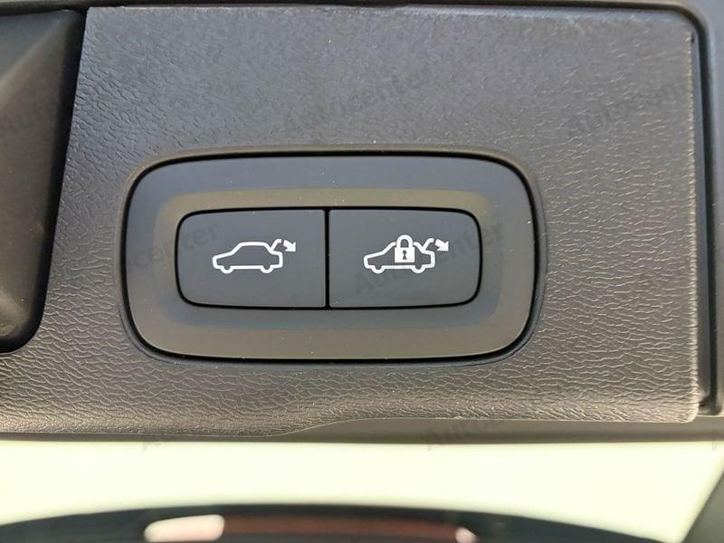 Volvo XC60 XC60 T6 PLUG IN ULTRA BLACK EDITION AWD AUT