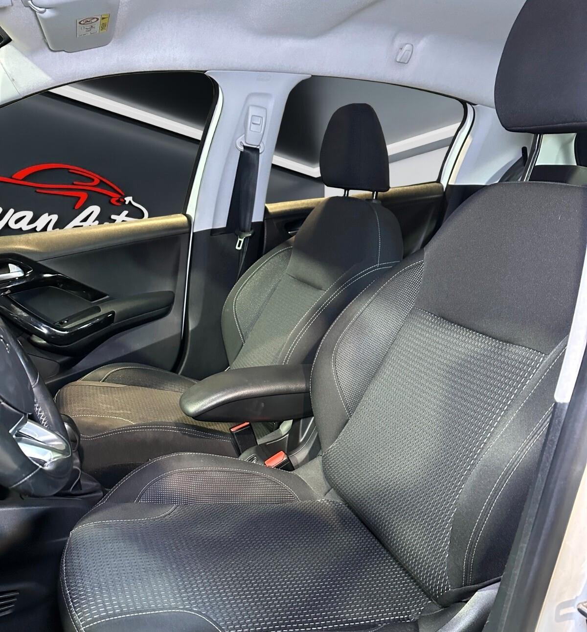 Peugeot 208 BlueHDi 75 5P Allure