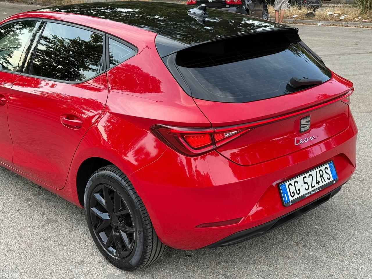 SEAT Leon 2021 2.0 TDI 115cv cambio manuale