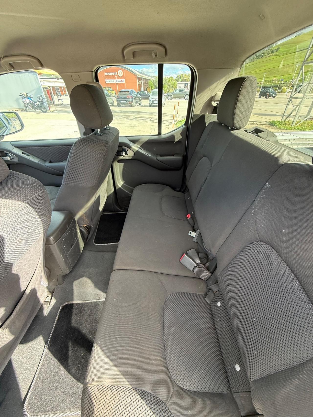 Nissan Navara 2.5 dCi 4 porte Double Cab LE