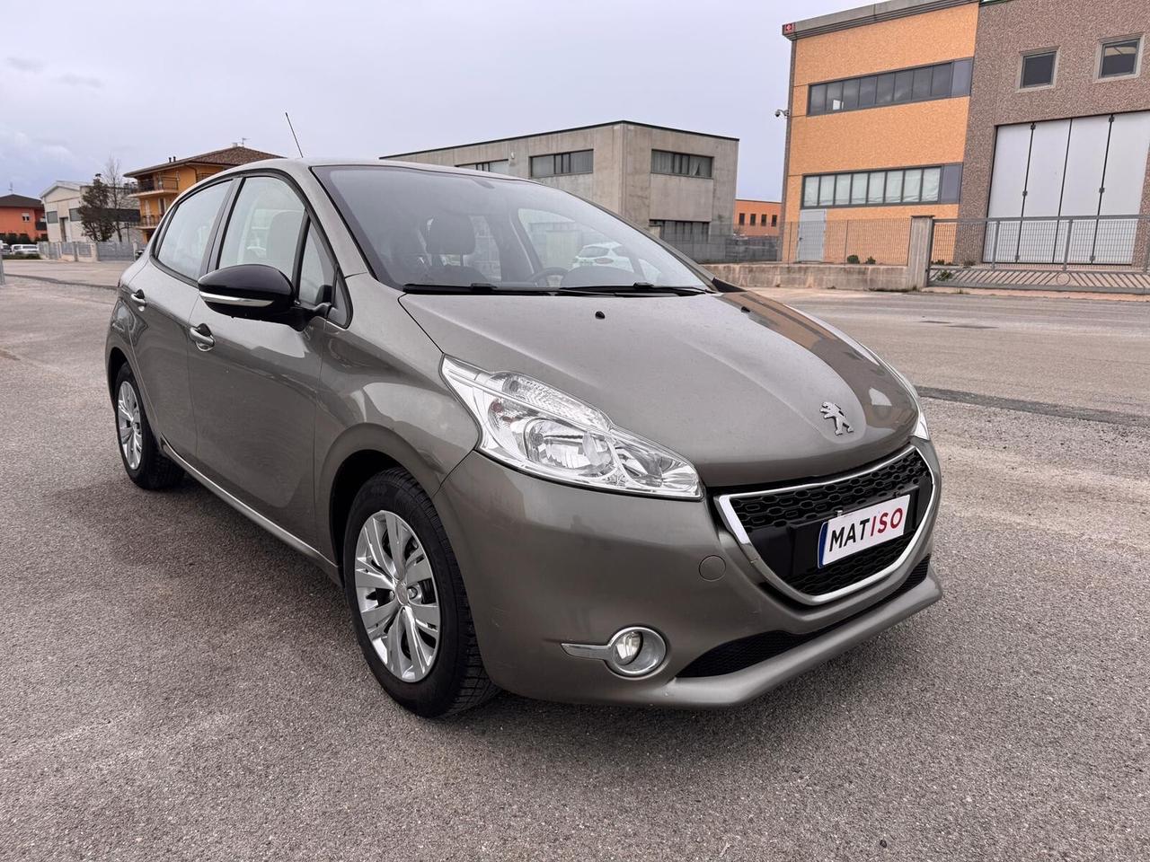 PACCHETTO : PEUGEOT 208 + FIAT 500 ( leggere )