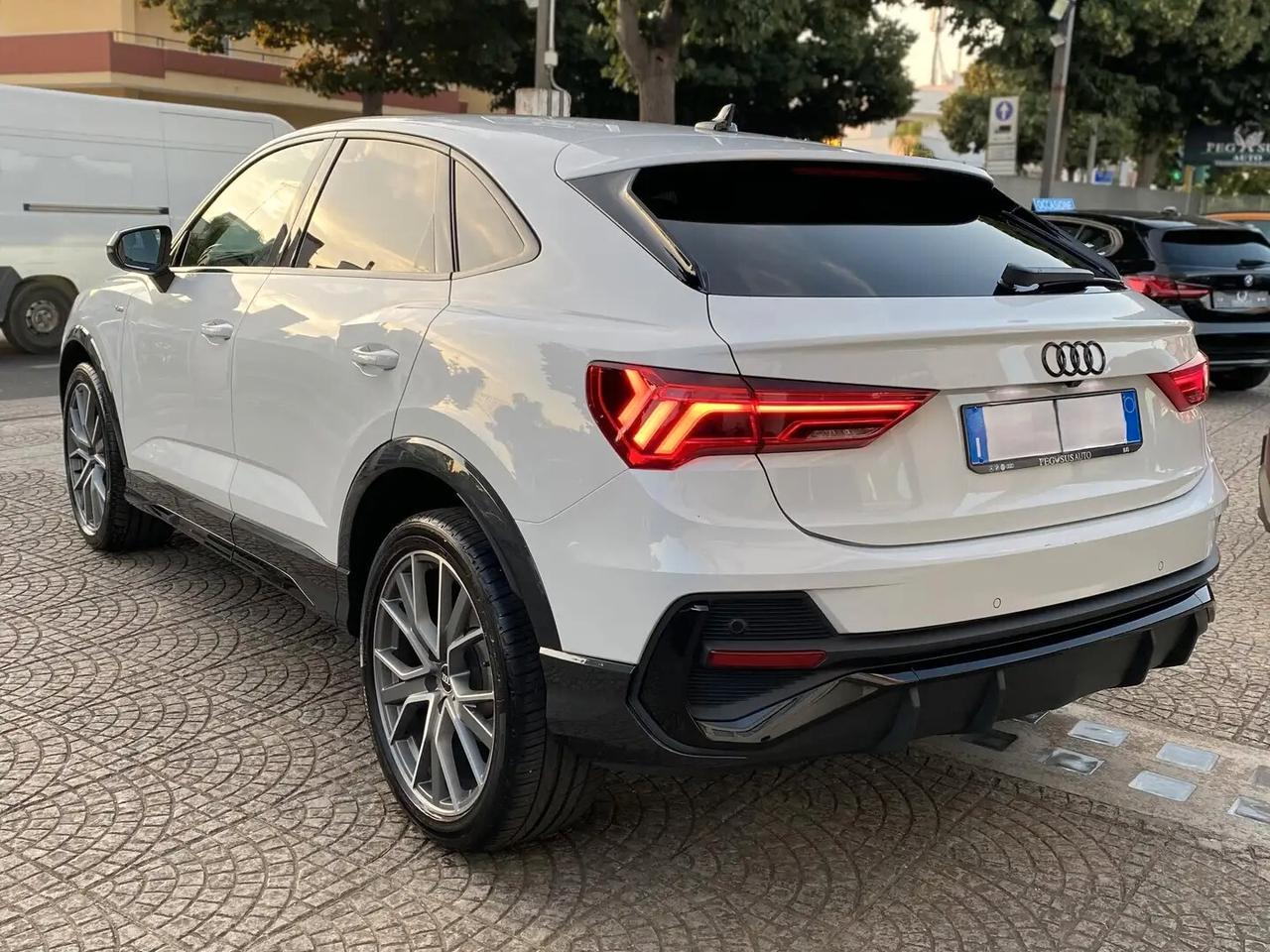 Audi Q3 35 TDI S tronic Business