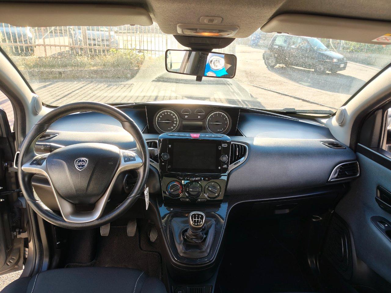 Lancia Ypsilon 1.0 firefly hybrid Gold s&s 70cv 5p.ti