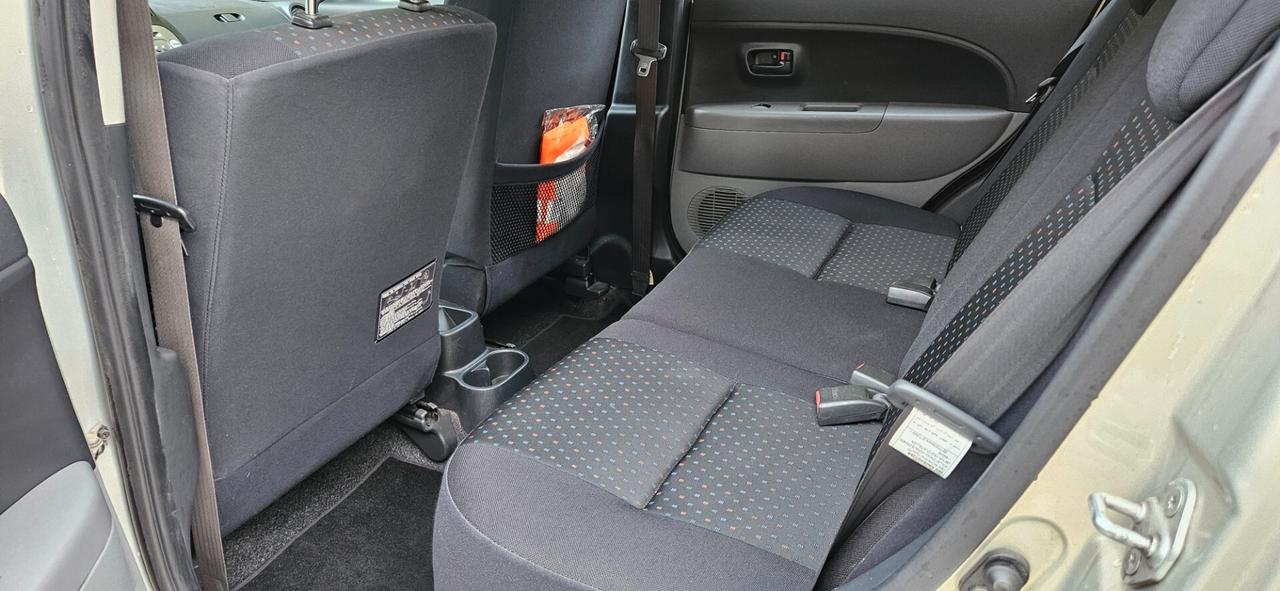 Daihatsu Sirion 1.0 Sho