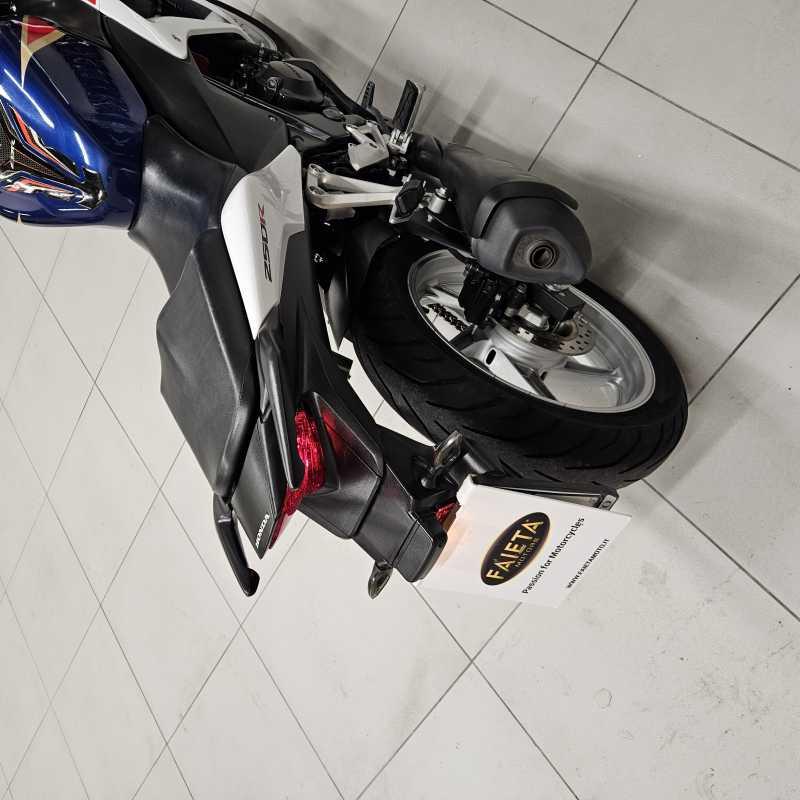 Honda CBR 250 R - 2012