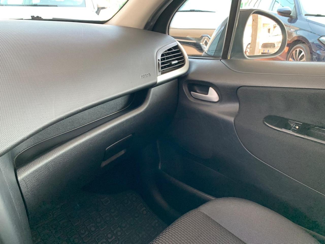 Peugeot 207 1.4 GPL per neopatentati
