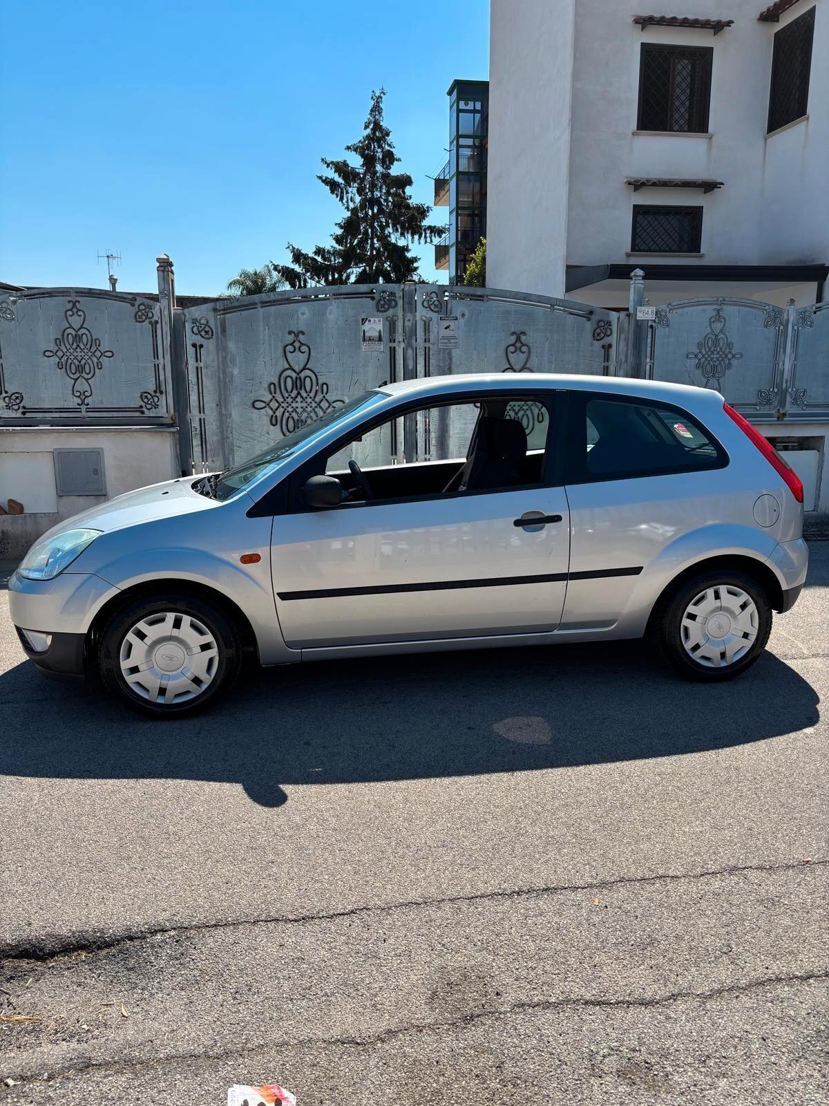 Ford Fiesta 1.4 16V 5p. Ghia ANNO 2004