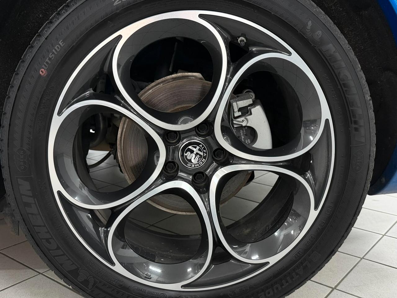 Stelvio 2.2 TD 210 CV VELOCE AT8 Q4 TAGLIANDATA