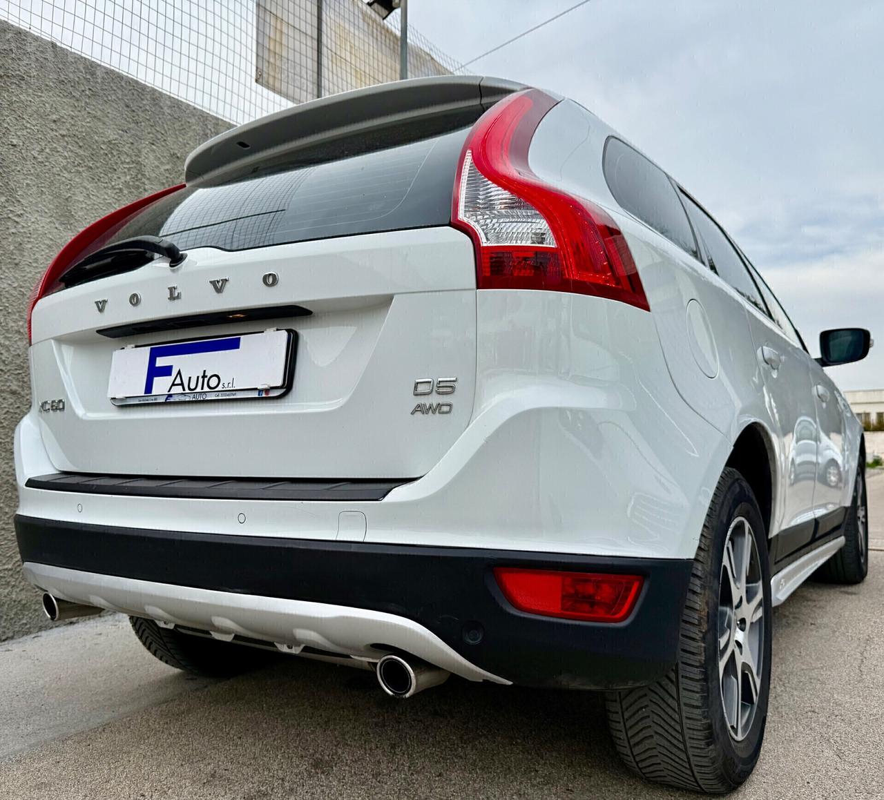 Volvo XC60 D5 AWD Geartronic Summum,TETTO PANORAMICO/APRIBILE,NAVI,FULL OTIONAL