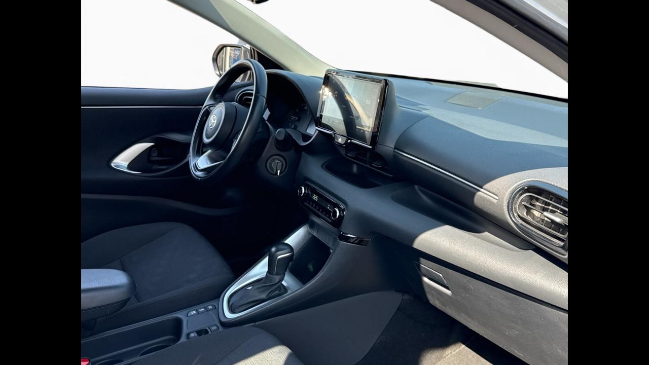 TOYOTA Yaris IV 2020 - Yaris 1.5h Active