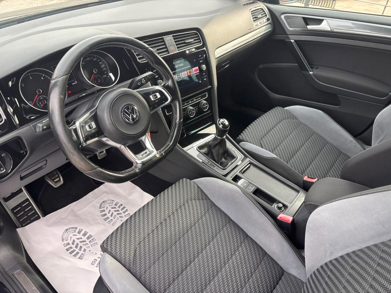 Volkswagen Golf 1.6 TDI 115 CV 5p. R LINE