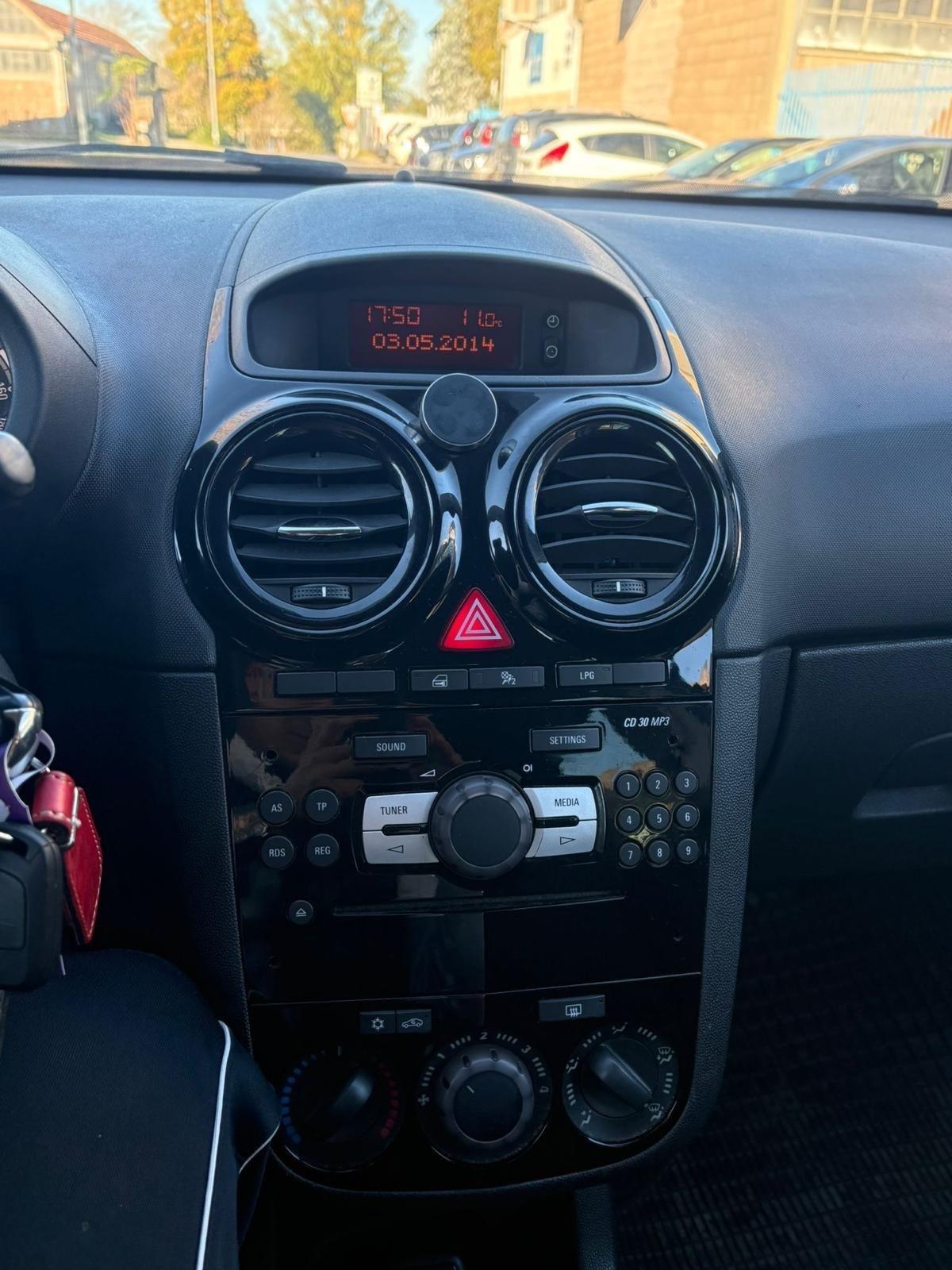 Opel Corsa 1.2 85CV 5 porte GPL-TECH Edition