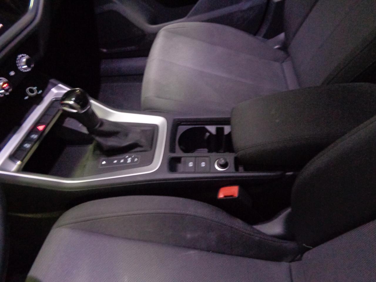 Audi Q3 35 TDI S tronic Business