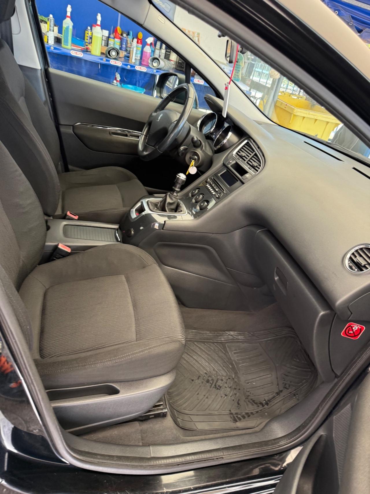 Peugeot 5008 1.6 HDi 112CV Business