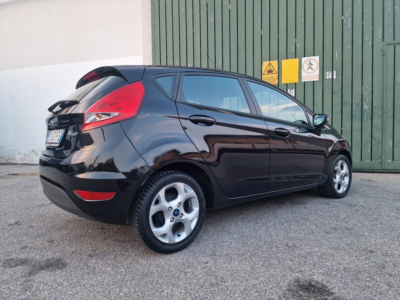 Ford Fiesta 1.4 5 porte Bz.- GPL