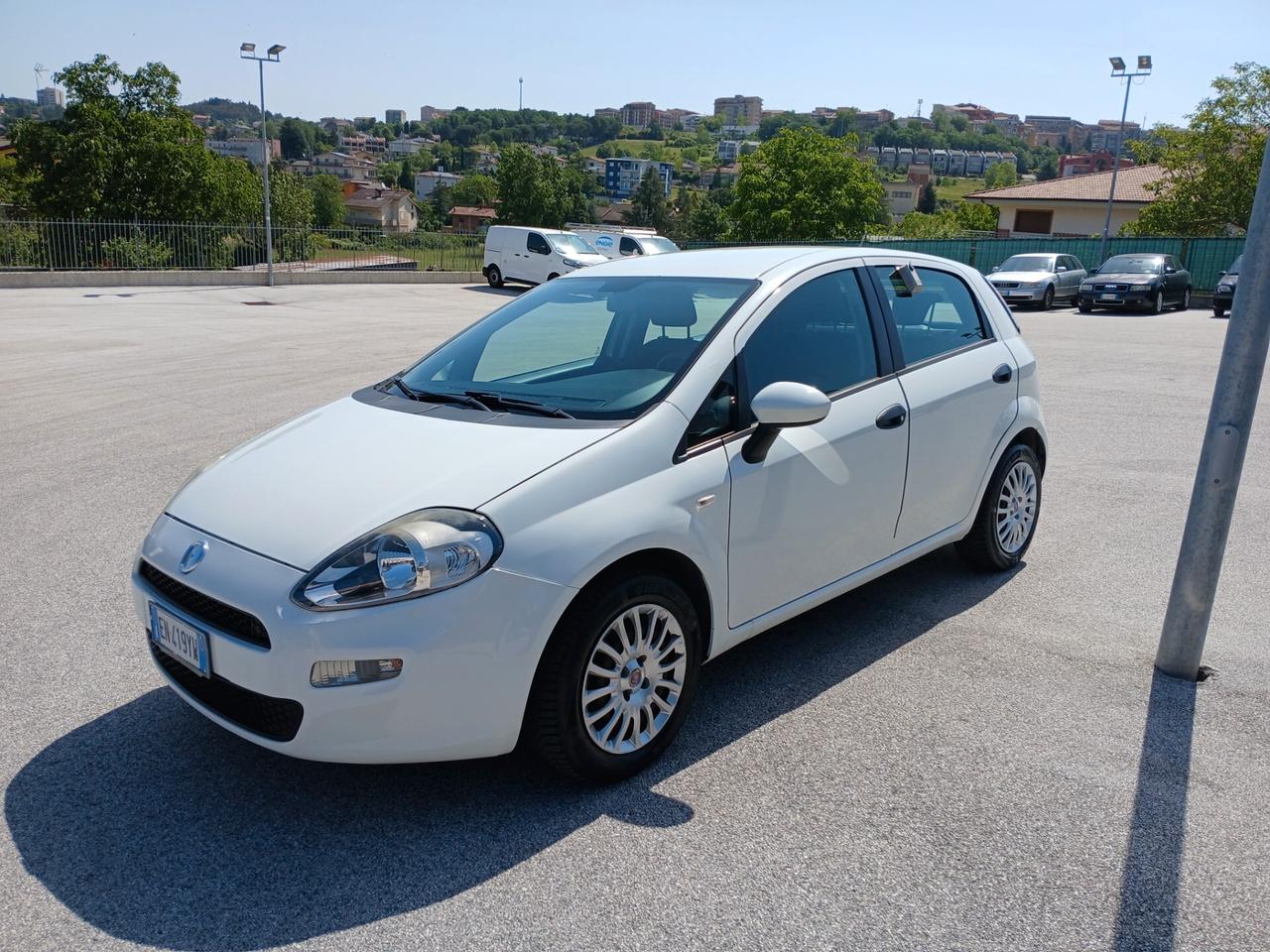 Fiat Punto 1.3 MJET 85CV 2012 OK NEOPATENTATI