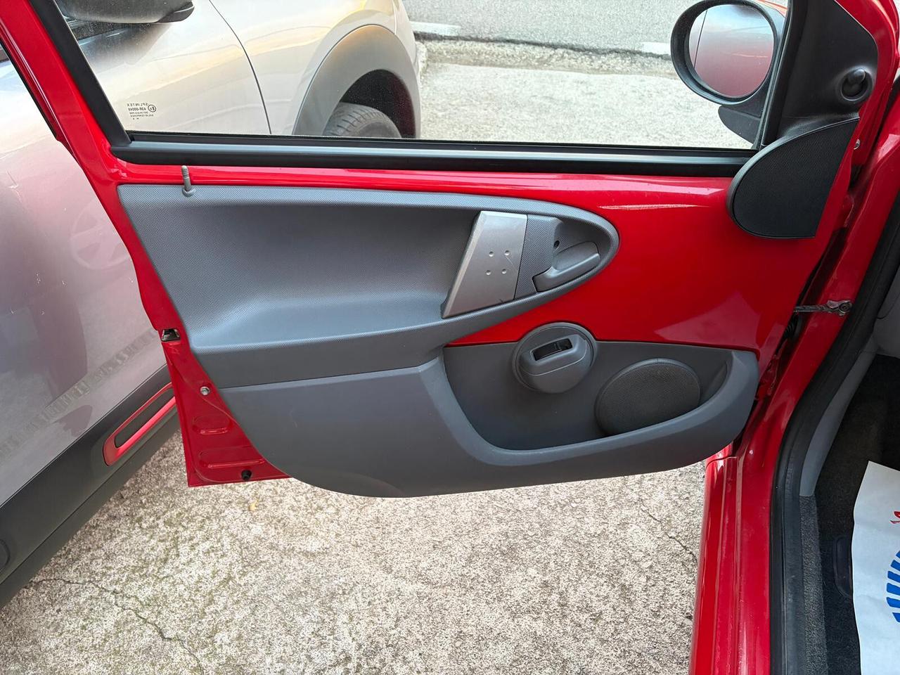 Toyota Aygo 1.0 VVT-i 68CV 5 porte Sol